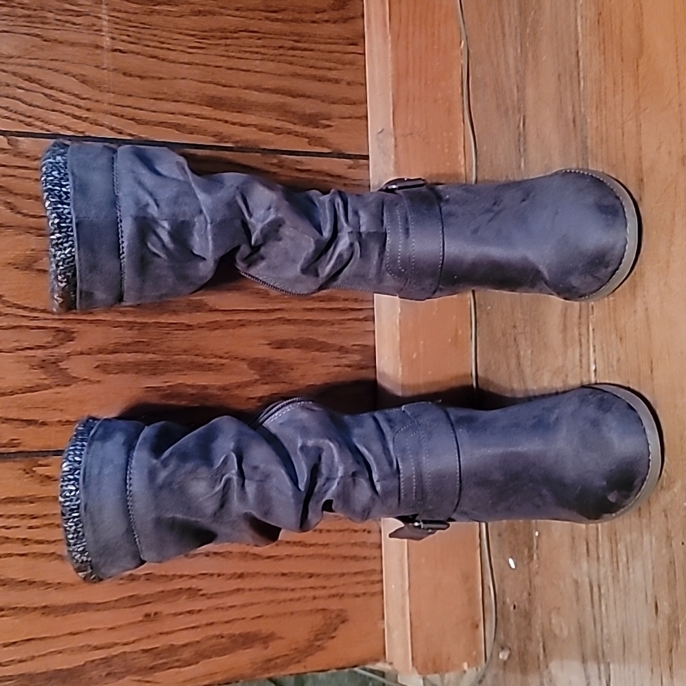 Report dark gray gaeton wedge bootie size 7